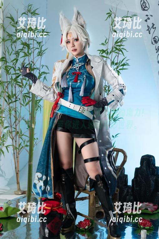 Hatori Sama 一起领略Hatori Sama双马尾的魔力!精选写真集带你进入她的奇妙世界。